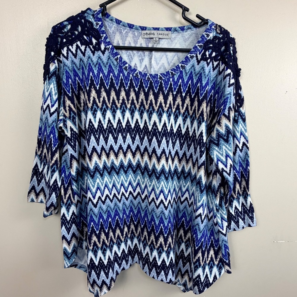 Absolutely‎ Famous Chevron Knit Top Womens Large Blue Crochet Shoulder Sharkbite
